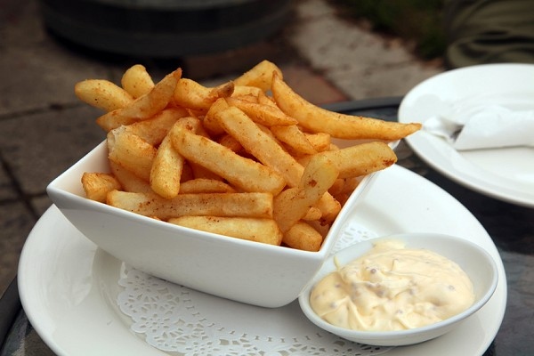 Serve the chips with garlic and chive mayonnaise