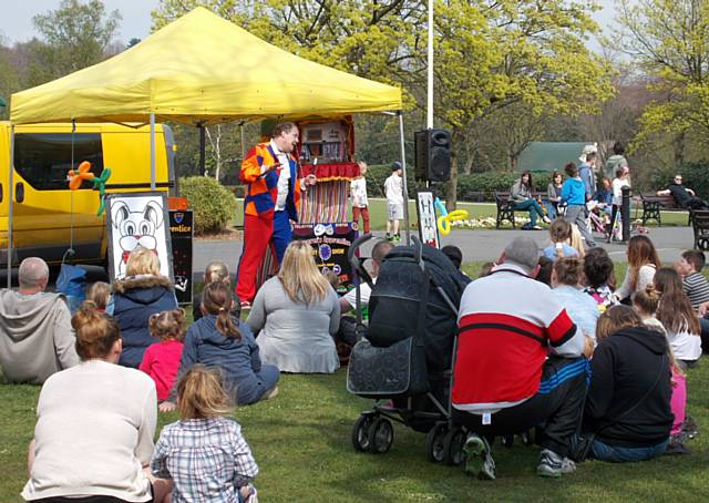 Punch and Judy show at Queen's Park, Heywood