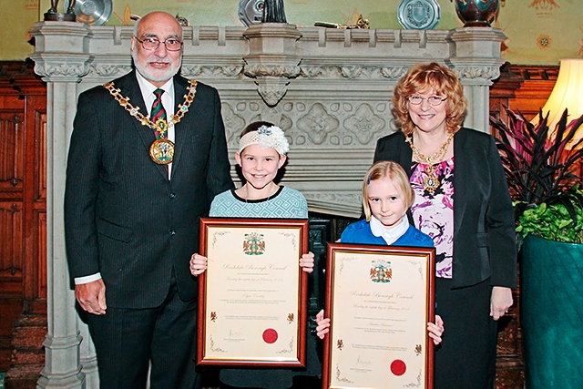 Elysia Jo-Crossley and Amelia Harrison with Mayor Surinder Biant and Mayoress Cecile Biant