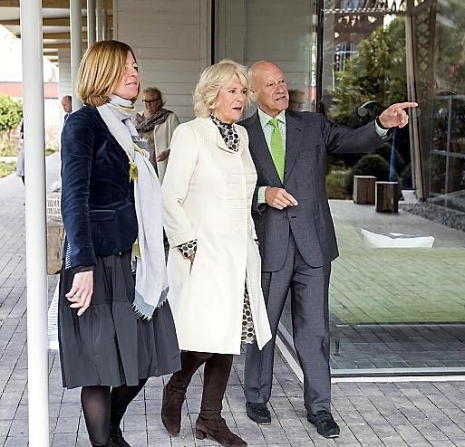 Maggie’s chief executive Laura Lee, HRH The Duchess of Cornwall and Lord Foster
