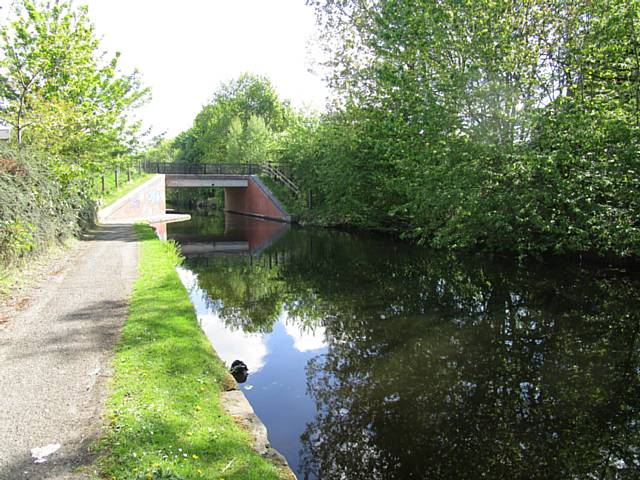 Rochdale Canal at Sandbrook Park