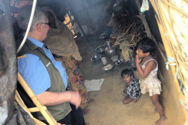 Tony Lloyd sees typical living conditions in a shelter in a Rohingya refugee camp in Bangladesh