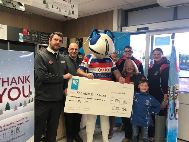 Rochdale Hornets thanks the Co-op after £4,000 donation