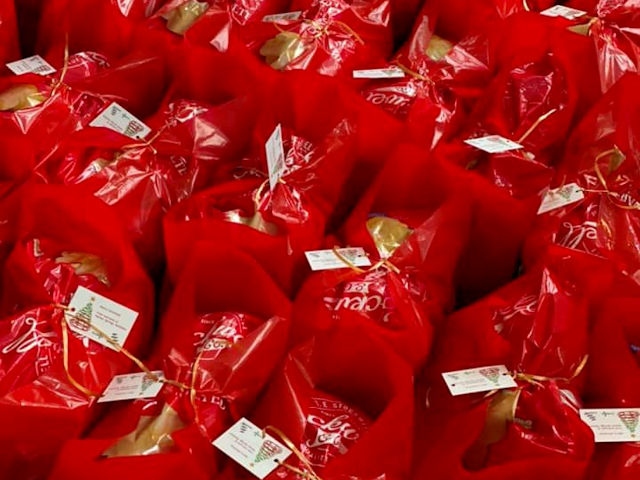 100 treat packages donated by Hanson Springs