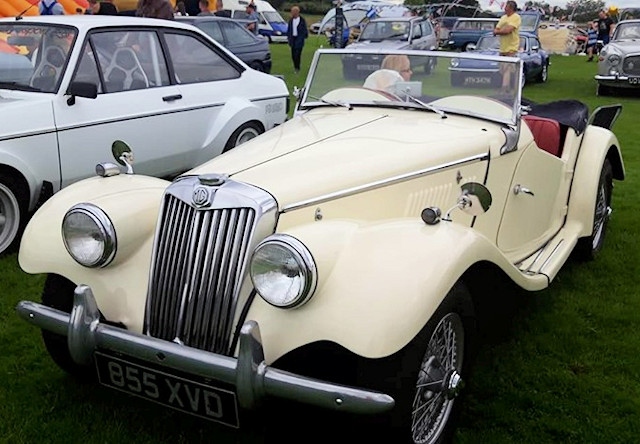 A classic cream MG at the Castleton Car and Bike Show