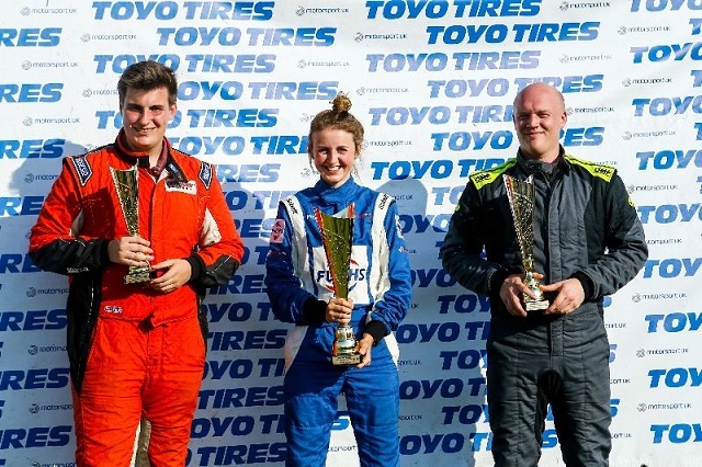 Steve Brown (R) takes second place at Lydden Hill 
