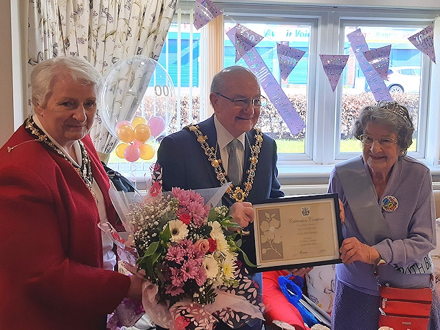 Mayor and Mayoress Sheerin celebrated with Helen Dwyer for her 100th birthday