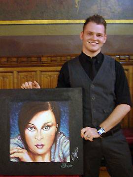 Alwyn Human with his painting of Lisa Stansfield