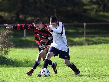 Mike Kearney battling for the ball