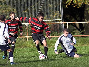 Lewis Rowland on defensive duty