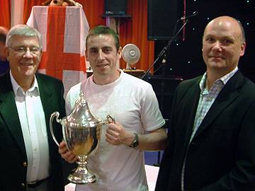 Chris Shyne Memorial Trophy Winners: Mick Moody of D&P Copperpot with League Chairman Jim Matthews