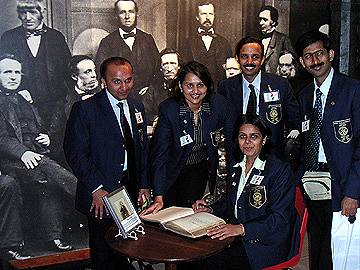 Bhauik Dholaka, Sheenu Jhawar, Salila Bhansali, Dr. Manish Chaturvedy and Bhanu Gupta visit the Pioneers Museum