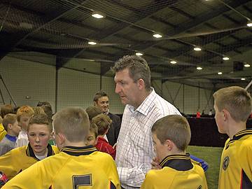 Norman Whiteside talks to Players from the Junior Tournament