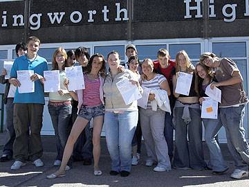 Ross, Hayley, Arne, Jenny, Heather, Sioban, Andreas, Leanne, Lauren, Ste, Tom, Karina & Danny - Hollingworth High