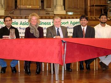 Rochdale MP Lorna Fitzsimons, Councillor Alan Brett and representitives of RABSA