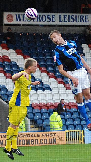 Rhodes rises above Matthew Ritchie