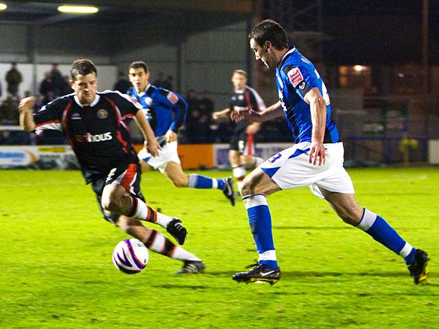 Rory McArdle makes an unlikely burst forward in the dying stages (Rochdale v Shrewsbury 26-12-08)