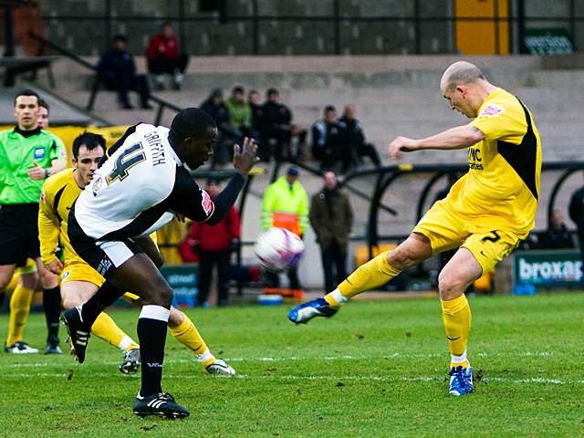 Lee McEvilly fires in a shot - Port Vale v Rochdale 28-12-08