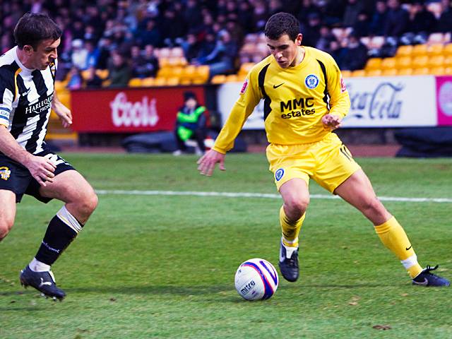 Rundle gets inside his man - Port Vale v Rochdale 28-12-08