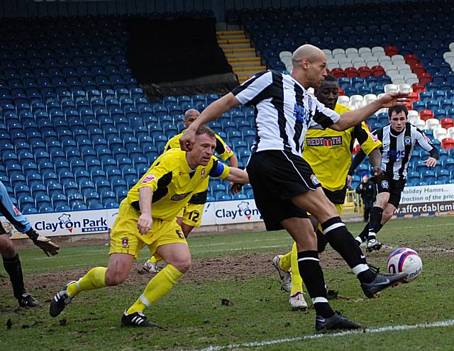 Rochdale v Rotherham