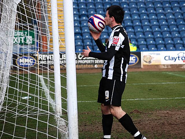 Rochdale v Rotherham