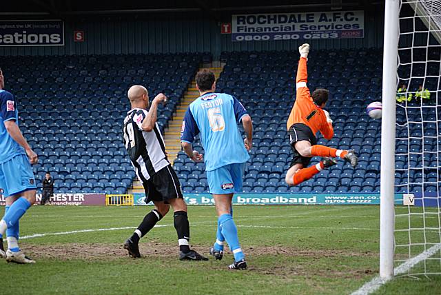 Near Miss: Lee Thorpe's header cannons off the post