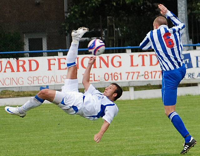 Le Fondre attempts a spectacular effort