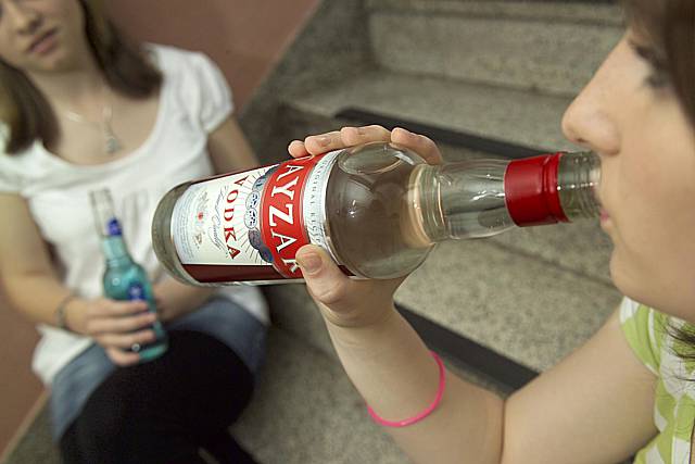 Underage volunteers were able to purchase bottled beers and fruit ciders from four of the ten premises in Rochdale without being asked for ID.