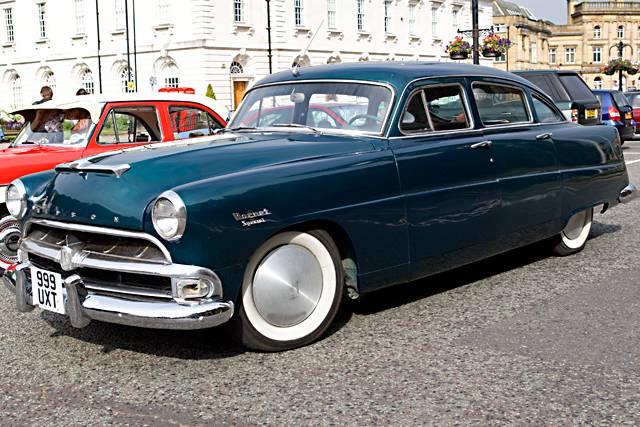 Vintage cars took part in the Peace Parade.