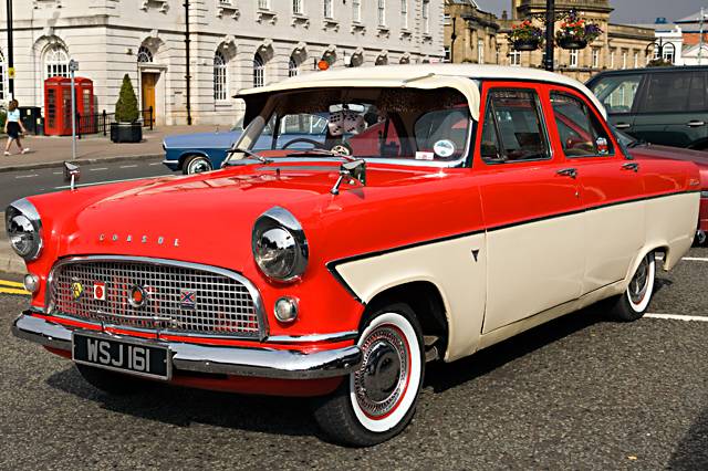 Vintage cars took part in the Peace Parade.