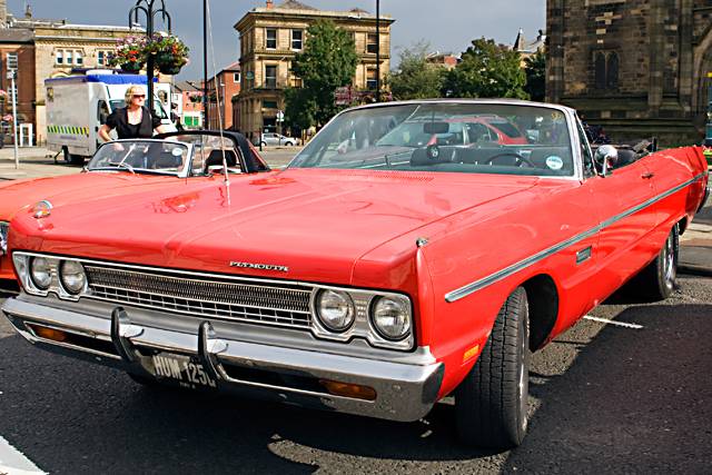 Vintage cars took part in the Peace Parade.