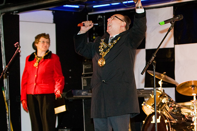 Singing Mayor Councillor Keith Swift