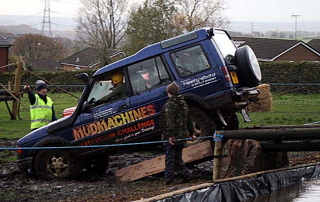 Mudmachines raise money for Spring Hill Hospice