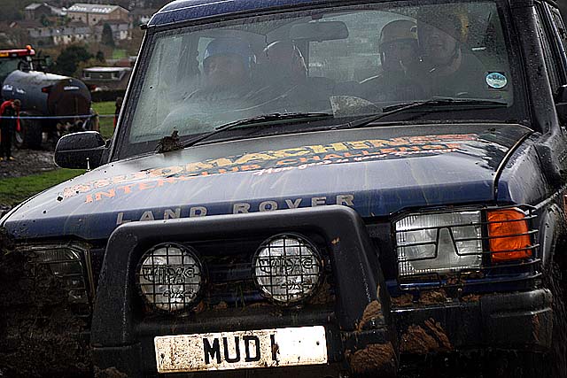 Mudmachines raise money for Springhill Hospice