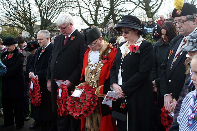 Remembrance service at Wardle Cenotaph