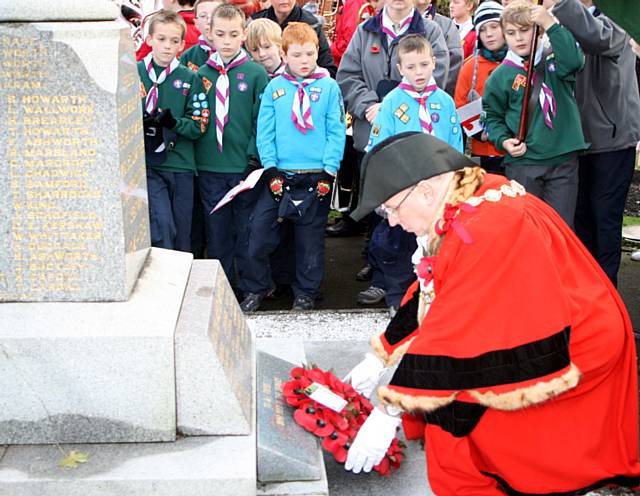 Remembrance service at Wardle Cenotaph