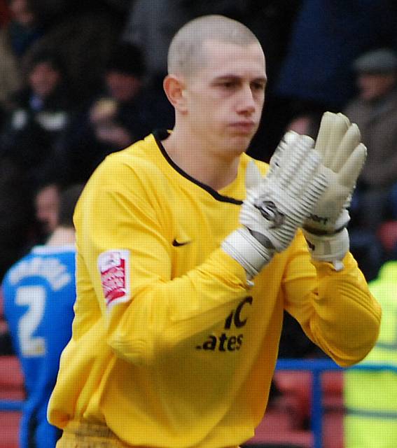 Frank Fielding has extended his stay with Rochdale until the end of the season.