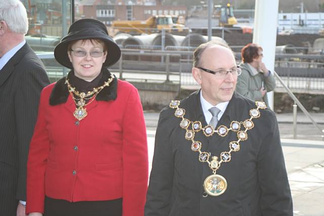 Mayoress Sue Etchells and Mayor Councillor Keith Swift await the arrival of the Countess of Wessex.