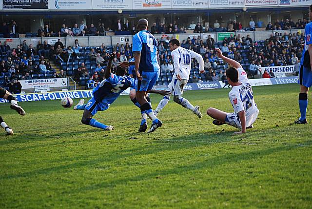 Le Fondre fires in Dale's injury time winner.