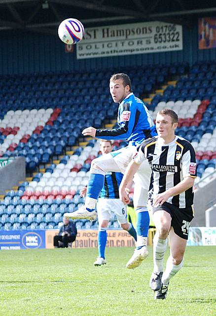 Le Fondre shapes to head goalwards.