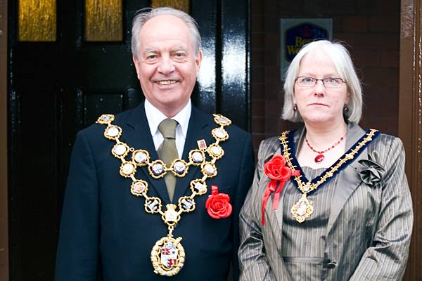 Broadfield Park Hotel opening - Mayor Robin Parker & Mayoress Ann Jones