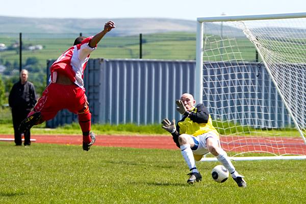 Ogunyode hits his and Copperpot's second goal 