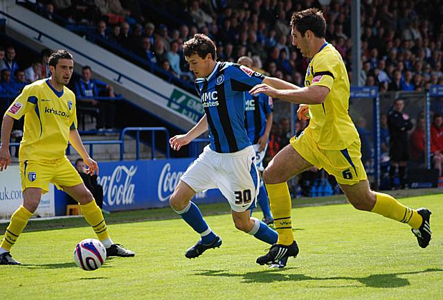 Will Buckley bursts past Gary Richards.