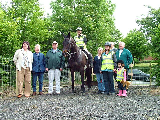 Wardle High School, Wardle Society, Wardle Bridleway and Moorend Trust representatives officially open the Wardle Gateway.