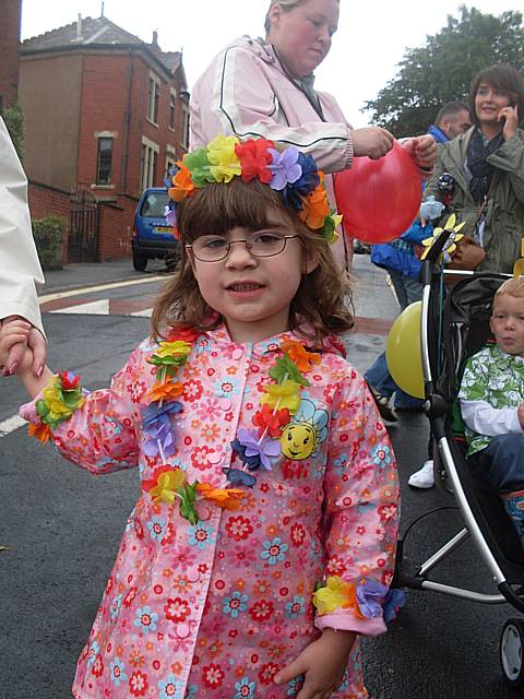 Castleton Carnival: happy flowers walking float