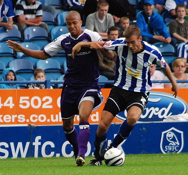 Joe Thompson tangles with Tommy Spurr.