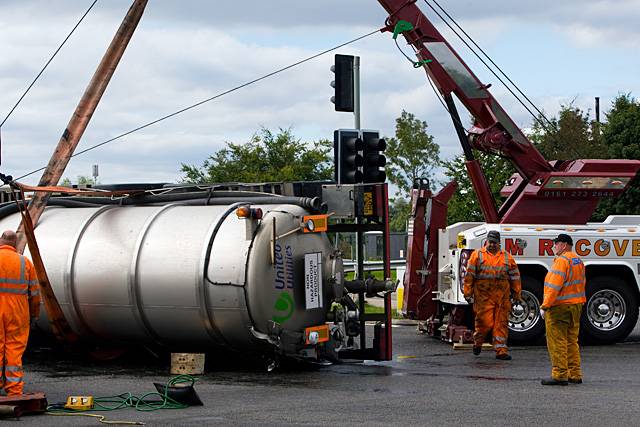 United Utilities tanker overturned at Sandbrook Park