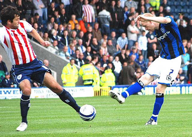 Jason Kennedy fires in a shot.