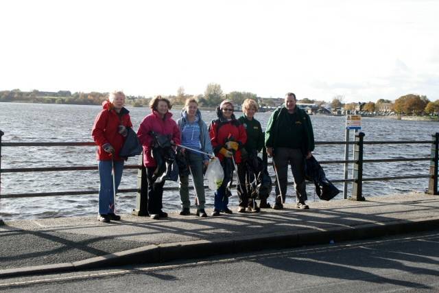 Christine Winn, Jean Knowls, Samanatha Smith, Heather Weatherhead, Pamela Pateraon and Ranger Peter Hill at Hollingworth Lake