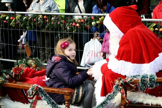 Father Christmas and his reindeer visit Middleton